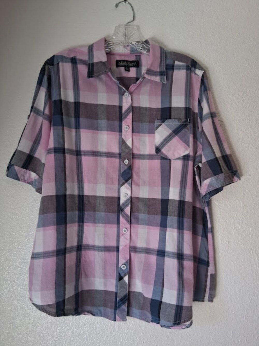 North River Outfitters women's L pink, blue and gray plaid button down shirt